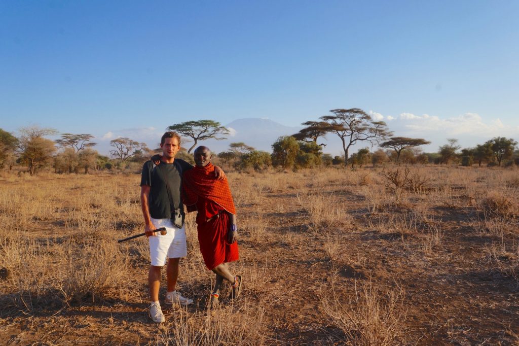 Louis et un Masaï