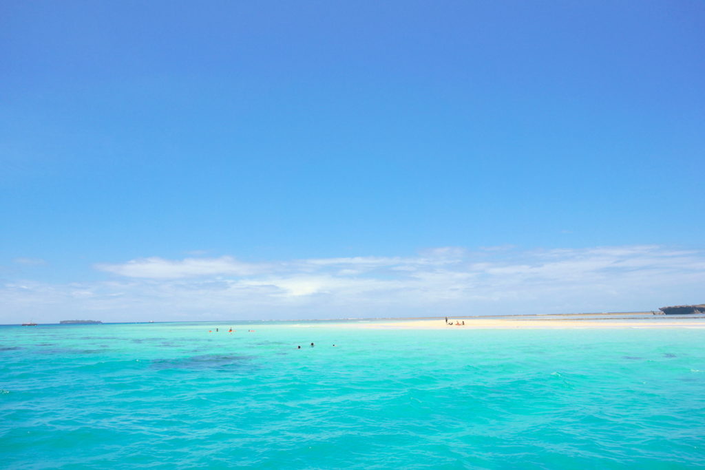 Petit banc de sable sur l’Océan… parfait pour une petite plongée en snorkeling…